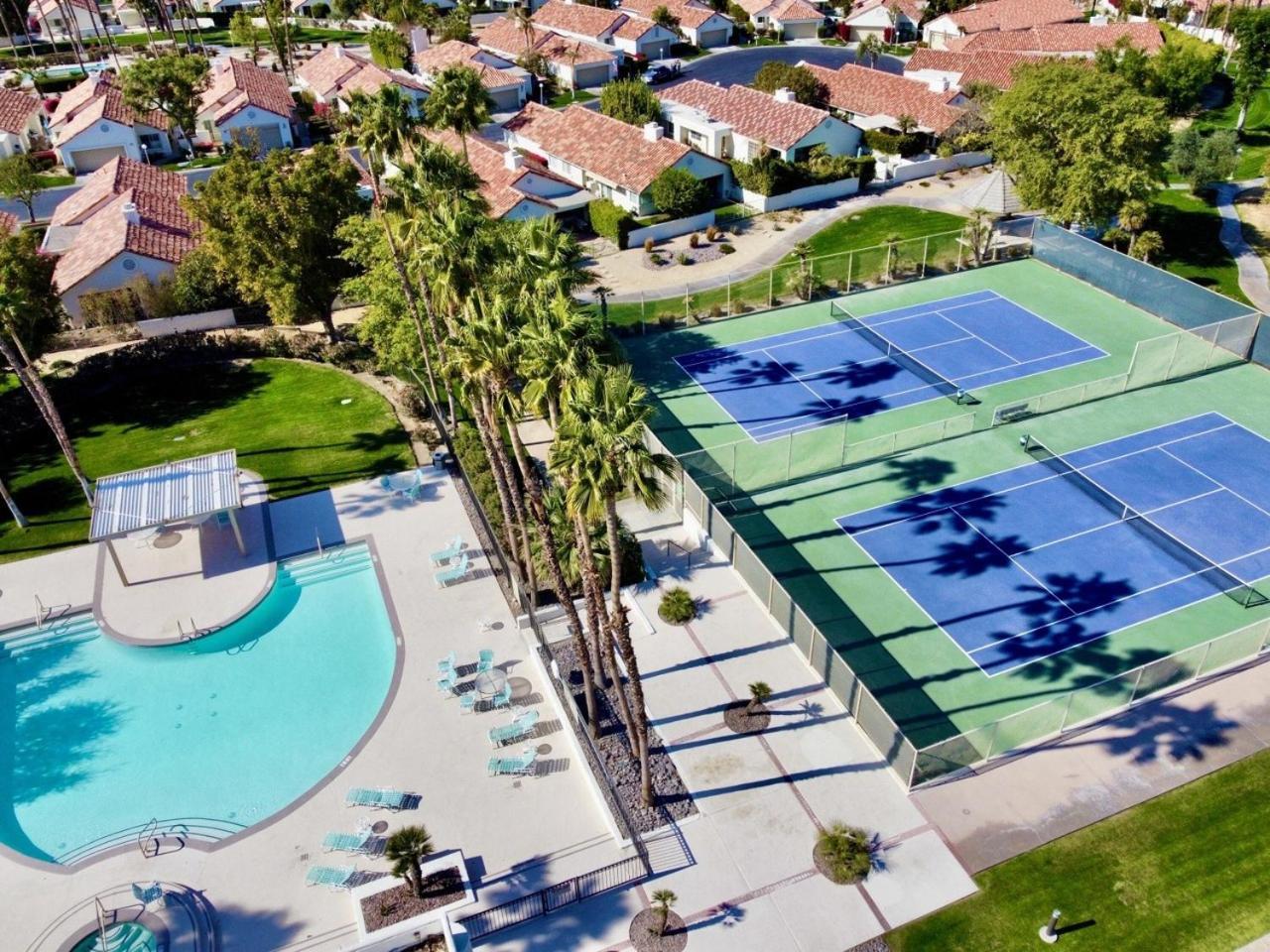 Desert Breezes Resort Palm Desert Exterior foto