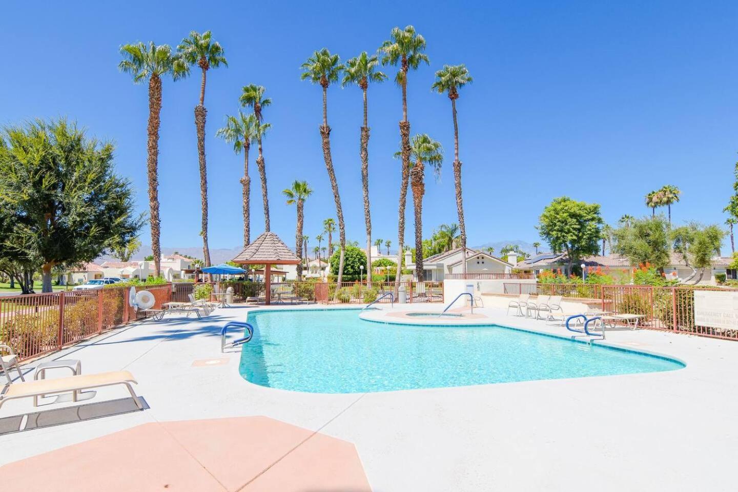 Desert Breezes Resort Palm Desert Exterior foto